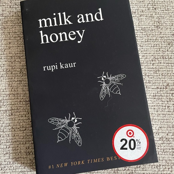 Milk and Honey by Rupi Kaur Paperback Book EUC - Picture 1 of 3